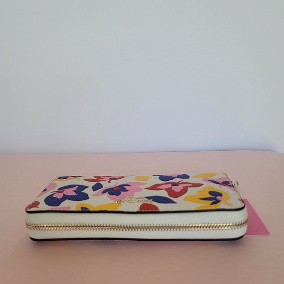 KATE SPADE Spencer Summer Flower Embossed Zip-around Continental Wallet-Cream ⭐ - Picture 9 of 16